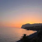 Sea Breeze Beach Penthouse - Praia Formosa * Funchal (Madeira)