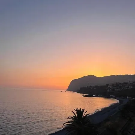 Sea Breeze Beach Penthouse - Praia Formosa * Funchal (Madeira)