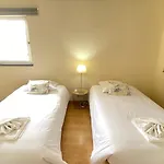 Sea Breeze Beach Penthouse - Praia Formosa アパート