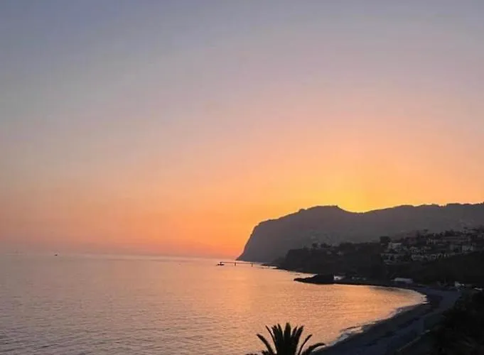 Sea Breeze Beach Penthouse - Praia Formosa * Funchal (Madeira)