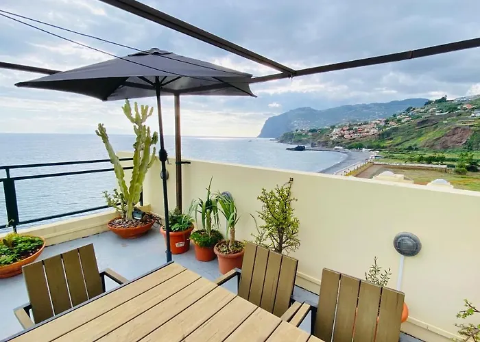 Sea Breeze Beach Penthouse - Praia Formosa