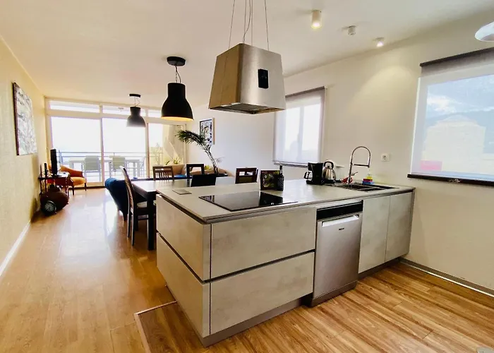 Sea Breeze Beach Penthouse - Praia Formosa