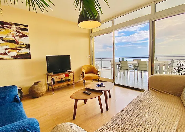 Sea Breeze Beach Penthouse - Praia Formosa דירה פונשל