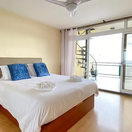 Sea Breeze Beach Penthouse - Praia Formosa Apartman