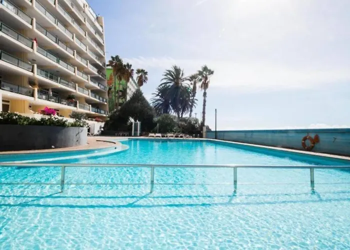 Sea Breeze Beach Penthouse - Praia Formosa Apartman *